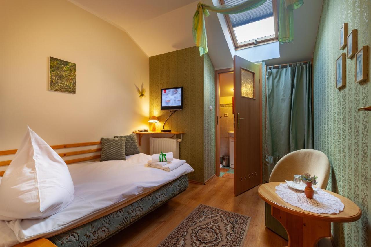 Poziomka Hotel Kujan Bagian luar foto