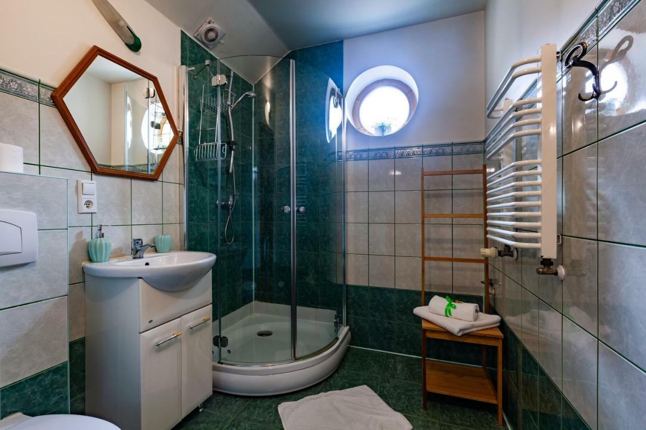 Poziomka Hotel Kujan Bagian luar foto