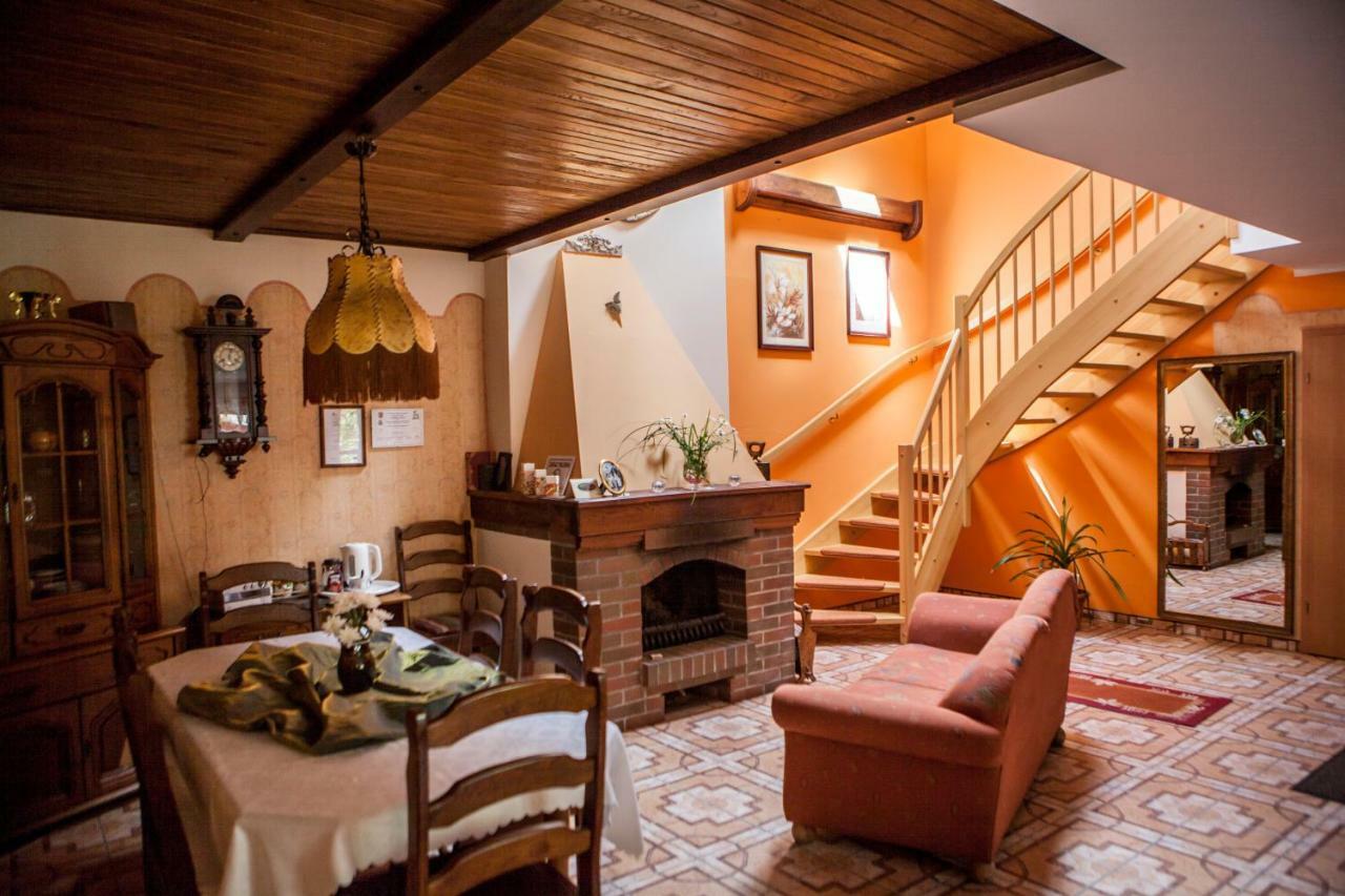 Poziomka Hotel Kujan Bagian luar foto