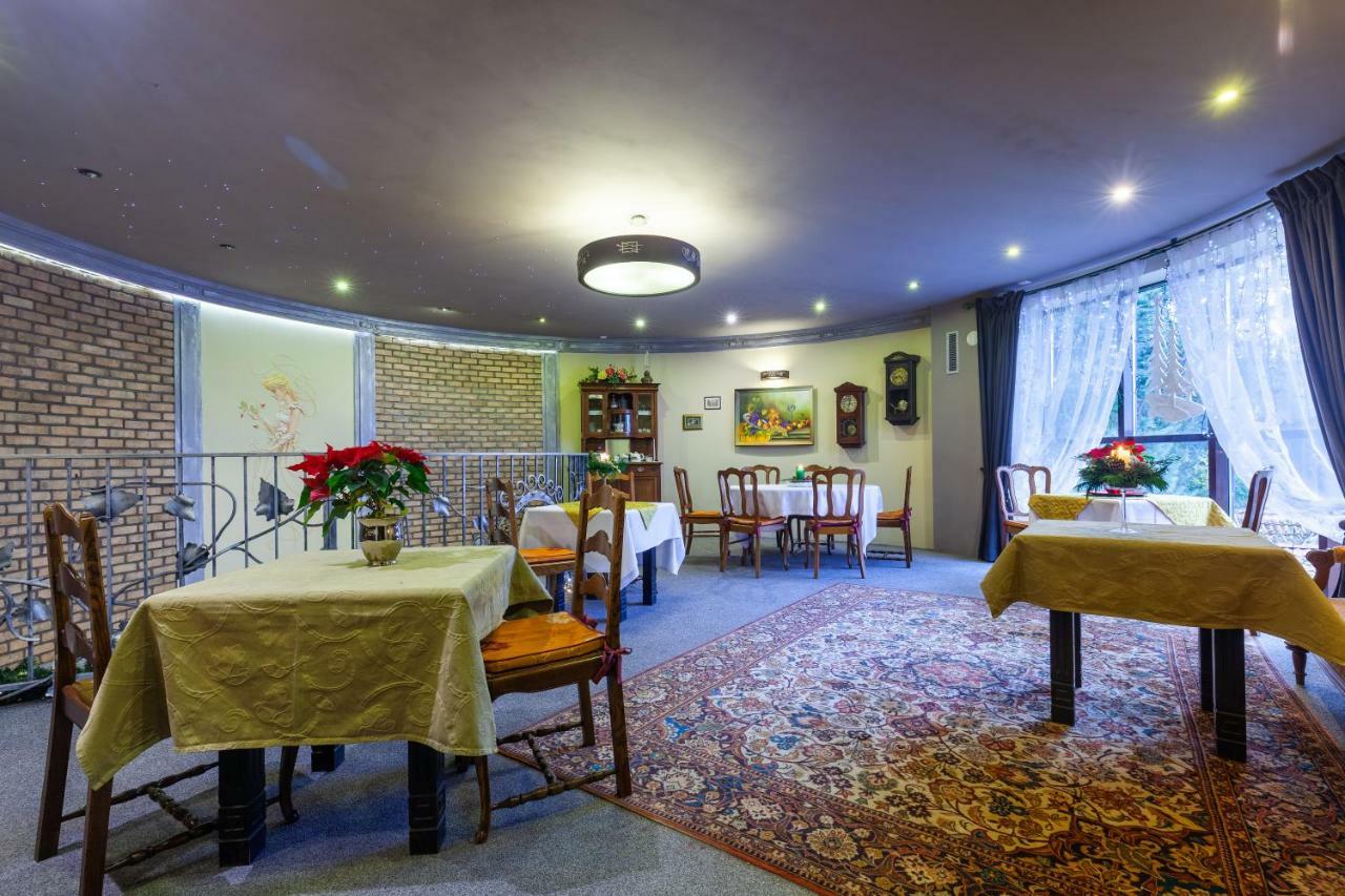 Poziomka Hotel Kujan Bagian luar foto