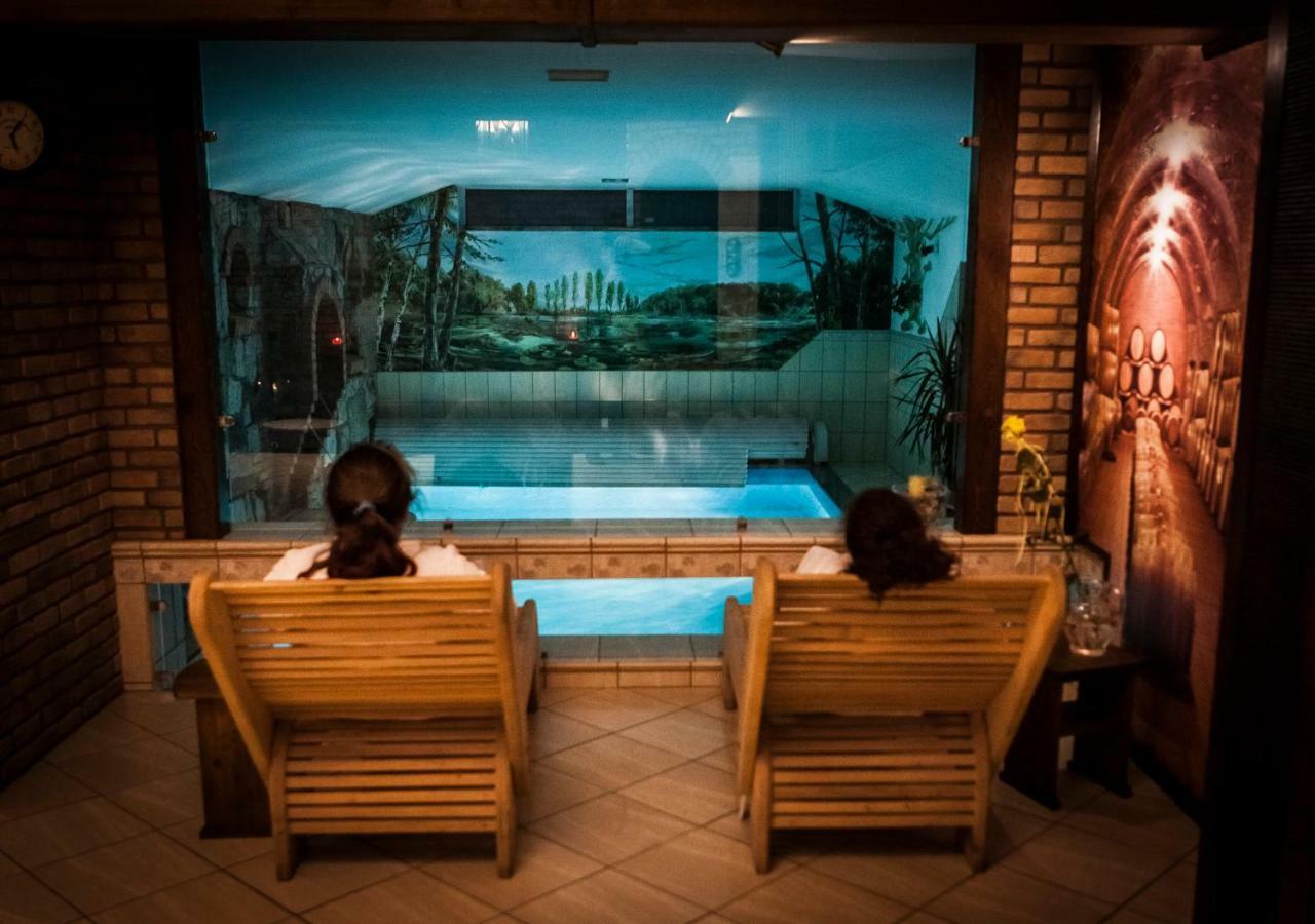 Poziomka Hotel Kujan Bagian luar foto